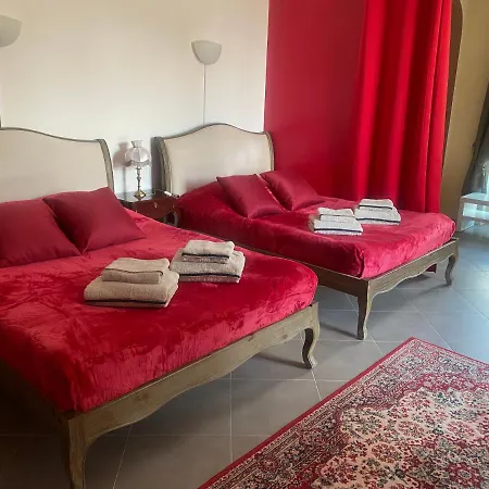 Chateau De Crenille Bed & Breakfast