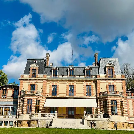 Chateau De Crenille