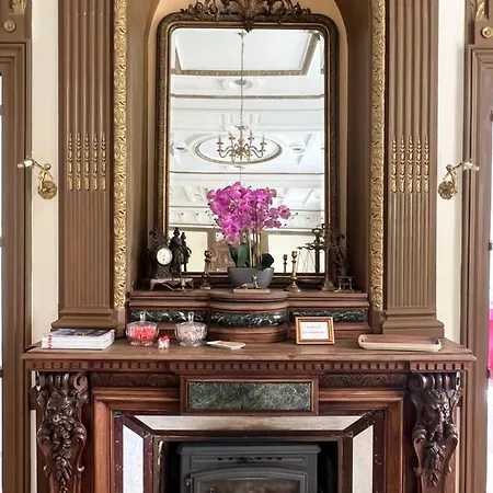 Chateau De Crenille Bed & Breakfast