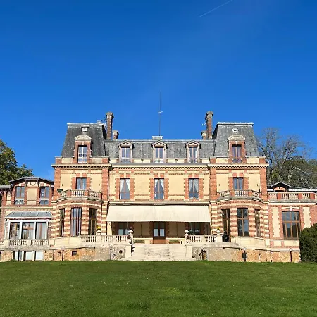 Chateau De Crenille Bed & Breakfast