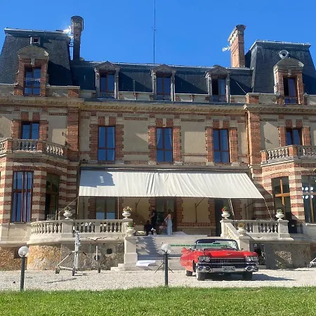 Chateau De Crenille Chaumes-en-Brie