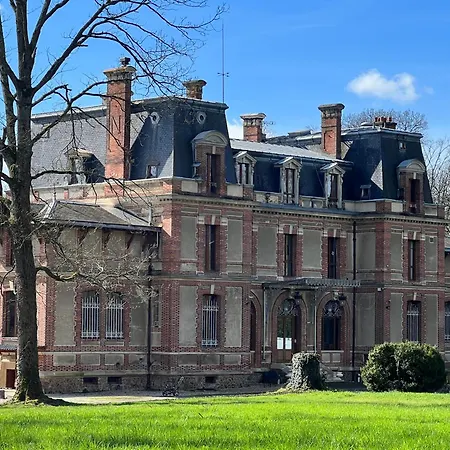 ベッド・アンド・ブレックファスト Chateau De Crenille 3*