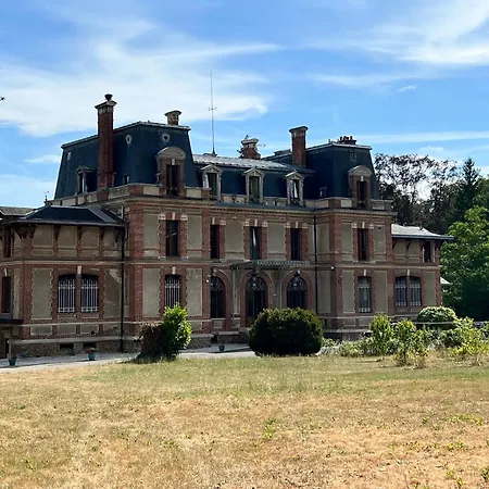 Chateau De Crenille 住宿加早餐酒店 Chaumes-en-Brie